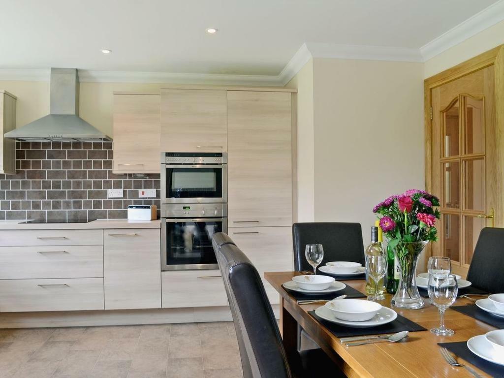 Woodlands Villa Авимор Екстериор снимка